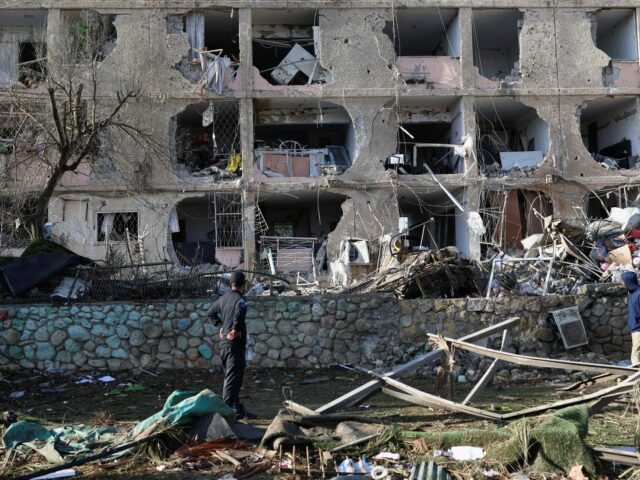 Rescaldo dos ataques com mísseis iranianos perto da instalação nuclear Rescaldo dos ataques com mísseis iranianos perto da instalação nuclear de Israel