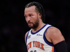 Resumo da NBA: Knicks voltam dos 21 para os melhores Warriors lightbox-info