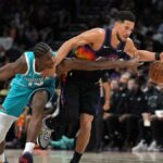 Resumo da NBA: Phoenix Suns interrompe a seqüência de 10 vitórias consecutivas do Charlotte Hornets; Lakers sem LeBron derrota Knicks
