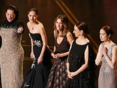 Reunião de ‘damas de honra’: Kristen Wiig, Melissa McCarthy e companhia fazem o Oscar rir lendo notas falsas dos indicados Reunião de 'damas de honra': Kristen Wiig, Melissa McCarthy e companhia fazem o Oscar rir lendo notas falsas dos indicados