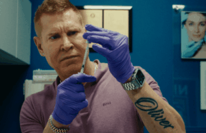 Revisão de ‘Manhood’: Daniel Lombroso navega com sensibilidade pelas inseguranças da masculinidade americana enquanto quebra seus tabus Revisão de 'Manhood': Daniel Lombroso navega com sensibilidade pelas inseguranças da masculinidade americana enquanto quebra seus tabus