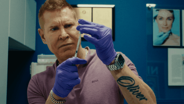 Revisão de 'Manhood': Daniel Lombroso navega com sensibilidade pelas inseguranças da masculinidade americana enquanto quebra seus tabus
