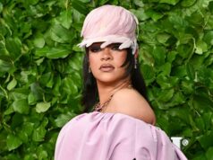 Rihanna em casa enquanto a mansão de Beverly Hills é atingida por pelo menos 10 tiros, diz a polícia Yahoo entertainment home