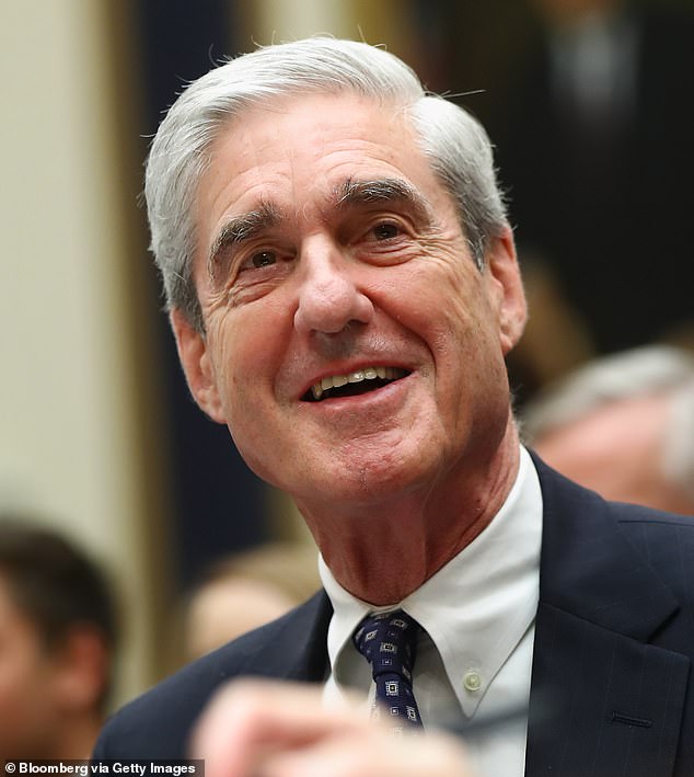 Robert Mueller morre aos 81 anos: Donald Trump fumega 'Estou Robert Mueller morre aos 81 anos: Donald Trump fumega 'Estou feliz que ele esteja morto' ao lançar um ataque contundente ao ex-diretor do FBI