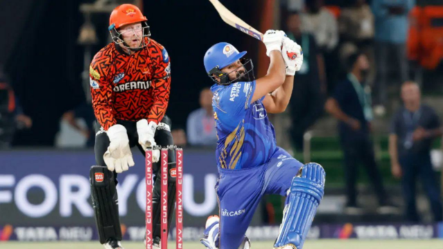 Rohit Sharma volta a treinar com os Mumbai Indians antes do IPL
