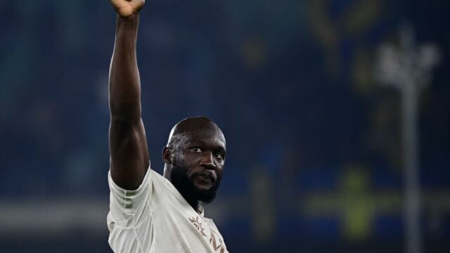 Romelu Lukaku é a Miss Bélgica em viagem de preparação para a Copa do Mundo aos EUA
