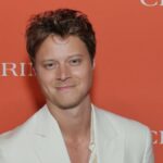 Jonathan Daviss como Pope, Chase Stokes como John B, Carlacia Grant como Cleo, Madelyn Cline como Sarah Cameron, Madison Bailey como Kiara, Rudy Pankow como JJ em