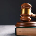 Russell Nicolet: Como a busca pelo conhecimento e pela justiça molda a carreira de um advogado