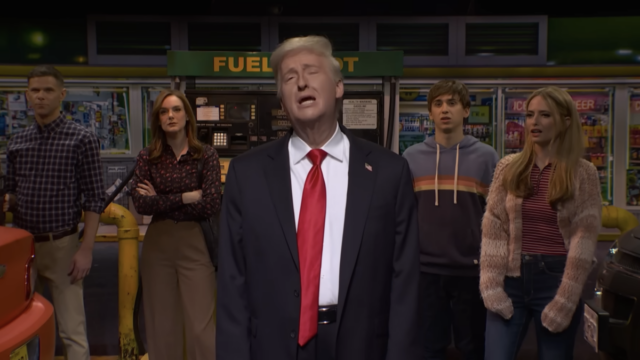 SNL Cold Open aborda o aumento dos preços do gás SNL Cold Open aborda o aumento dos preços do gás de Trump