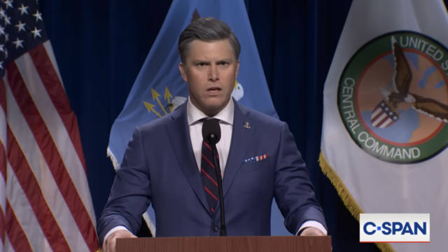 SNL Cold Open faz Colin Josts Hegseth esquivar-se de perguntas SNL Cold Open faz Colin Josts Hegseth esquivar-se de perguntas sobre o Irã