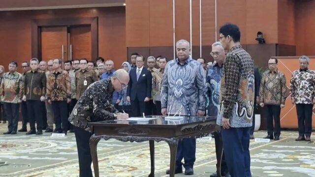 Sá! Purbaya Lantik Robert Marbun Jadi Sekjen Kemenkeu Sá! Purbaya Lantik Robert Marbun Jadi Sekjen Kemenkeu