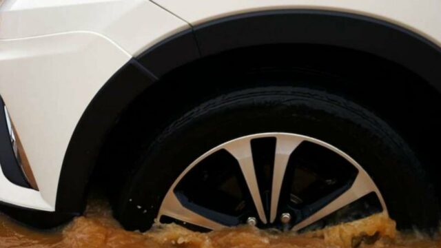 Saat Hujan Tekanan Angin Ban harus Dikurangi? Ini Kata Bridgestone
