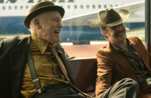 Sam Rockwell e John Malkovich estão brigando com agentes da CIA no trailer de ‘Wild Horse Nine’ : (da esquerda para a direita) Jessie Buckley, vencedora do Prêmio de Melhor Atriz por “Hamnet” e Michael B. Jordan, vencedor do Prêmio de Melhor Ator por “Pecadores”, posam na sala de imprensa durante o 98º Oscar no Dolby Theatre em 15 de março de 2026 em Hollywood, Califórnia. (Foto de Brianna Bryson/Getty Images)