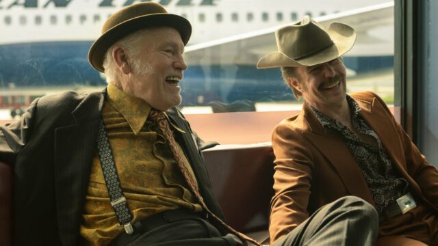 : (da esquerda para a direita) Jessie Buckley, vencedora do Prêmio de Melhor Atriz por “Hamnet” e Michael B. Jordan, vencedor do Prêmio de Melhor Ator por “Pecadores”, posam na sala de imprensa durante o 98º Oscar no Dolby Theatre em 15 de março de 2026 em Hollywood, Califórnia. (Foto de Brianna Bryson/Getty Images)