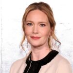 Sarah J. Maas revela dois próximos livros da série 'Corte de Espinhos e Rosas'