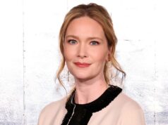 Sarah J. Maas revela dois próximos livros da série ‘Corte de Espinhos e Rosas’ Sarah J. Maas revela dois próximos livros da série 'Corte de Espinhos e Rosas'