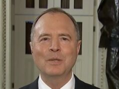 Schiff: Trump está perdendo credibilidade como comandante-em-chefe Schiff: Trump está perdendo credibilidade como comandante-em-chefe