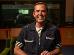 Scott Mills ‘investigado pela polícia em 2016 por crimes sexuais graves contra adolescentes’ enquanto a crise deixa a BBC em ‘caos absoluto’ O apresentador do programa de café da manhã da Radio 2, Scott Mills, retratado em novembro, foi retirado do ar na última terça-feira e seu contrato foi rescindido por causa de sua 'conduta pessoal'