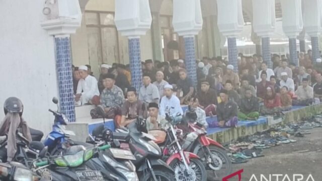 Sebagian Warga Jember e Bondowoso Lebaran Hari Ini
