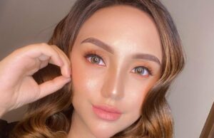 Sebut Murtad Bukan Solusi, Salmafina Sunan: Aku Diterpa 1001 Masalah Sebut Murtad Bukan Solusi, Salmafina Sunan: Aku Diterpa 1001 Masalah