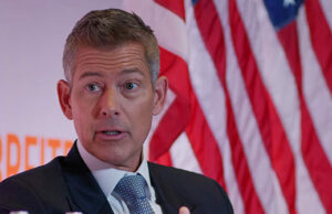 Secretário de Transportes Duffy: Tempos de Espera da TSA ‘Vai Ficar Muito Pior’ Secretário de Transportes Duffy: Tempos de Espera da TSA 'Vai Ficar Muito Pior'