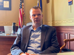 Segundos principais aposentados republicanos no campo de batalha de Wisconsin, alimentando as esperanças democratas Yahoo news home