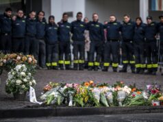 Seis morrem em incêndio em ônibus na Suíça depois que homem teria se ateado fogo Seis morrem em incêndio em ônibus na Suíça depois que homem teria se ateado fogo