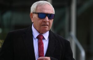 Semanas até que o campeão de futebol acusado de sexo infantil, Barry Cable, descubra o destino Semanas até que o campeão de futebol acusado de sexo infantil, Barry Cable, descubra o destino