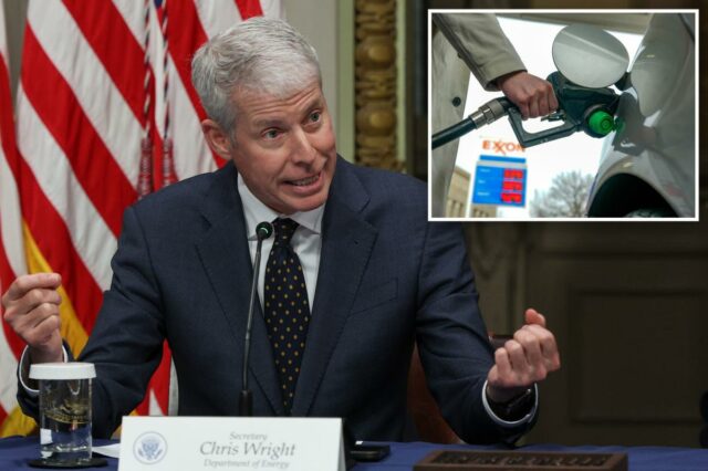 Chris Wright falando em uma mesa redonda sobre o 