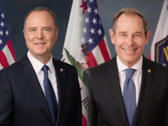 Senadores bipartidários promovem projeto de lei para proibir mercados de previsões esportivas Retrato de dois senadores dos EUA de terno diante de bandeiras americanas, fotos oficiais do Congresso representando projeto de lei bipartidário sobre regulamentação do mercado de previsão esportiva