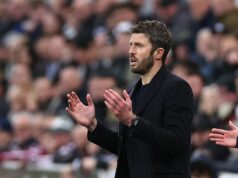 Senne Lammens explica qual foi a mensagem de Michael Carrick no intervalo para o Man Utd, os jogadores fizeram o oposto Senne Lammens explica qual foi a mensagem de Michael Carrick no intervalo para o Man Utd, os jogadores fizeram o oposto