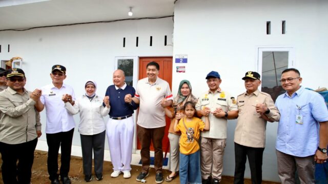 Serahkan 120 Unidade Huntap bagi Penyintas Bencana di Tapsel, Kasatgas Serahkan 120 Unidade Huntap bagi Penyintas Bencana di Tapsel, Kasatgas Tito Apresiasi Kecepatan Pendataan Bupati