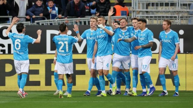 Série A: O golo madrugador de McTominay coloca o Napoli em segundo lugar com vitória sobre o Cagliari
