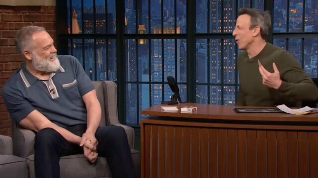Seth Meyers rebate a crença de Vincent D'Onofrio de que Jogar