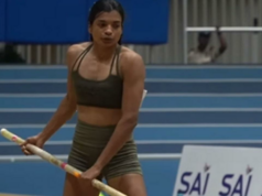 Sheep Elangovan bate recorde nacional com 4,22m no salto com vara Sheep Elangovan bate recorde nacional com 4,22m no salto com vara