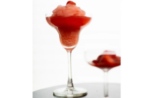 Siga estas receitas fáceis para elevar os dias de verão com goles vibrantes de morango Siga estas receitas fáceis para elevar os dias de verão com goles vibrantes de morango