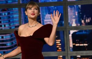 Sim, o visual Flower Claw Clip de Taylor Swift está na Amazon por US $ 9 PARK CITY, UTAH - 24 DE JANEIRO: Natalie Portman comparece