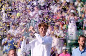 Sinner convive com Djokovic e Federer depois de ganhar o título de Indian Wells em 2026 Sinner convive com Djokovic e Federer depois de ganhar o título de Indian Wells em 2026