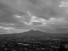 Sob o vulcão, uma cidade conversa com seu passado no assombroso ‘Pompeia: Abaixo das Nuvens’ Sob o vulcão, uma cidade conversa com seu passado no assombroso 'Pompeia: Abaixo das Nuvens'