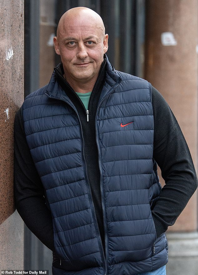 Sobrevivi 10 anos no Hospital Broadmoor com o Estripador de Paul Knight (foto) passou 10 anos dentro do hospital psiquiátrico de Broadmoor