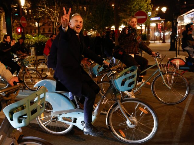 Socialista Emmanuel Grégoire vence corrida para prefeito de Paris Socialista Emmanuel Grégoire vence corrida para prefeito de Paris