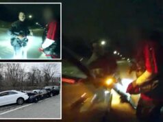 Soldado de Nova York se afasta milagrosamente depois que SUV fora de controle causa acidente de reação em cadeia Imagens de câmera corporal de um policial atingido durante uma parada de trânsito em uma rodovia.