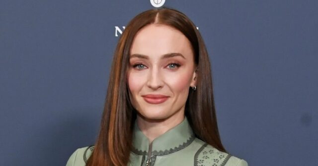 Recurso Sophie Turner se transforma em Lara Croft para sua nova série Tomb Raider