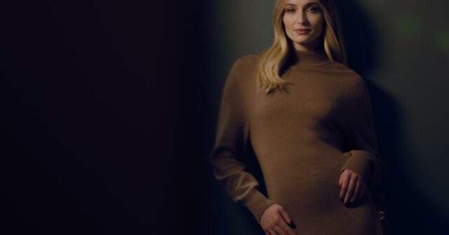 Sophie Turner sofre uma lesão ‘leve’ e a série ‘Tomb Raider’ do Prime Video interrompe as filmagens
