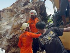 Sopir Ekskavator Tewas Terjepit Batu Longsor di Baubau Berhasil Dievakuasi Sopir Ekskavator Tewas Terjepit Batu Longsor di Baubau Berhasil Dievakuasi