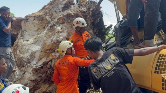 Sopir Ekskavator Tewas Terjepit Batu Longsor di Baubau Berhasil Dievakuasi

