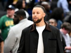 Steph Curry compartilha mensagem emocional após a aposentadoria de Dell Curry em Jersey Stephen Curry #30 of the Golden State Warriors.