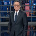 Stephen Colbert se defende dos gemidos do público sobre a mudança abrupta para a guerra no Irã: 'Eu não faço notícia!' | Vídeo