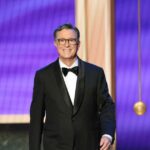Stephen Colbert vai da madrugada para 'O Senhor dos Anéis': apresentador definido para co-escrever o roteiro do novo filme
