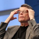 Stephen King chama Laura Loomer por causa do choro do bebê